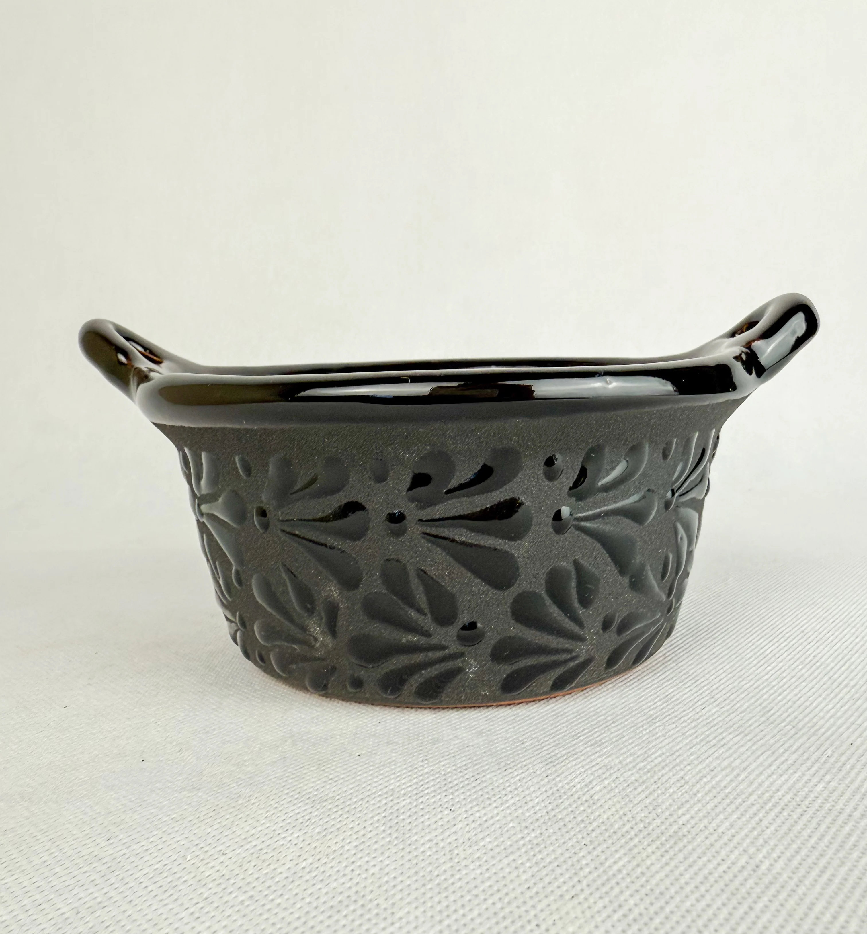Black Talavera Style Bowl - Cazuela Cazo Engobe - Image 5