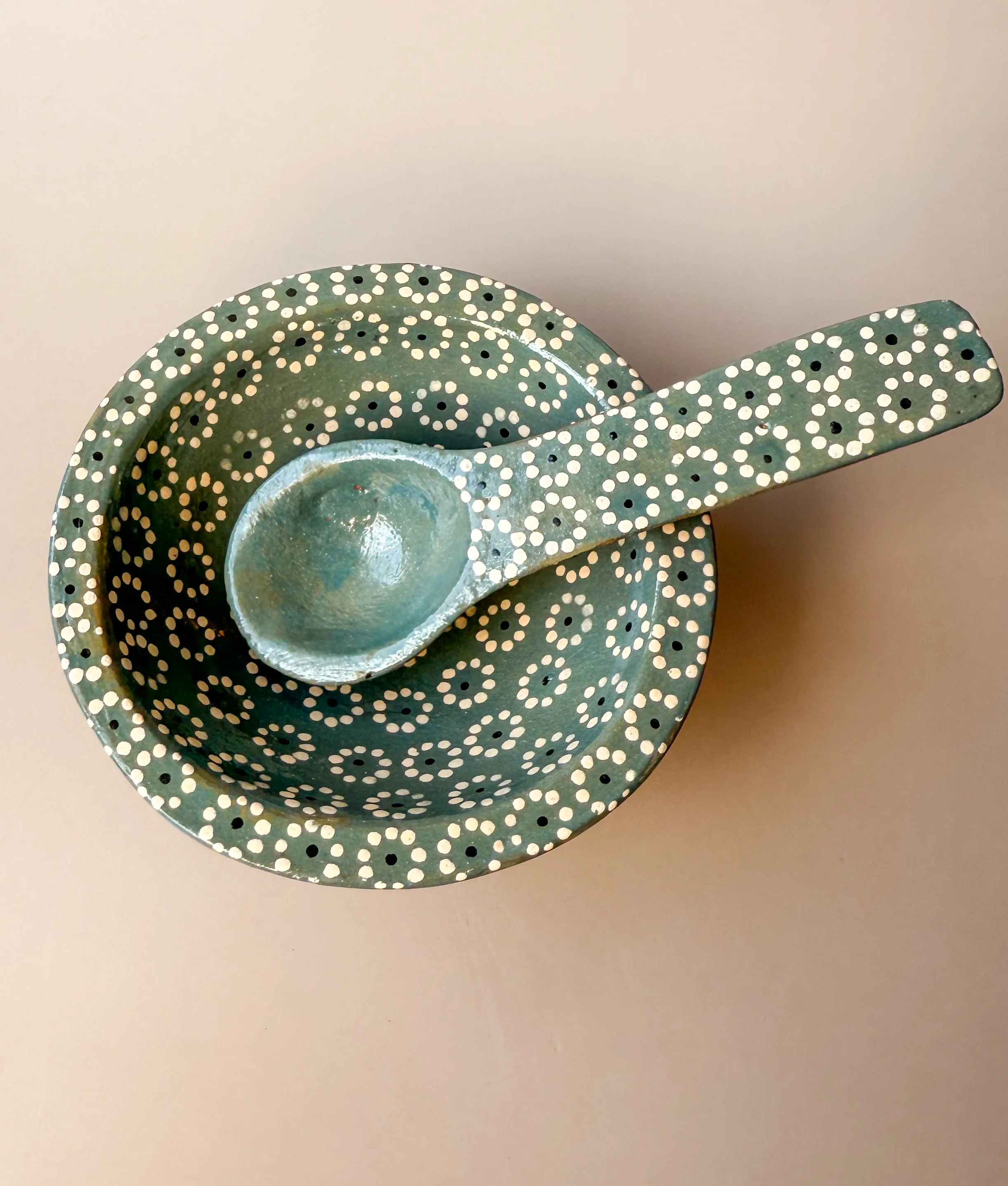 Capulineado Clay Molcajete Bowl With Spoon - Salsera Molcajete - Image 7