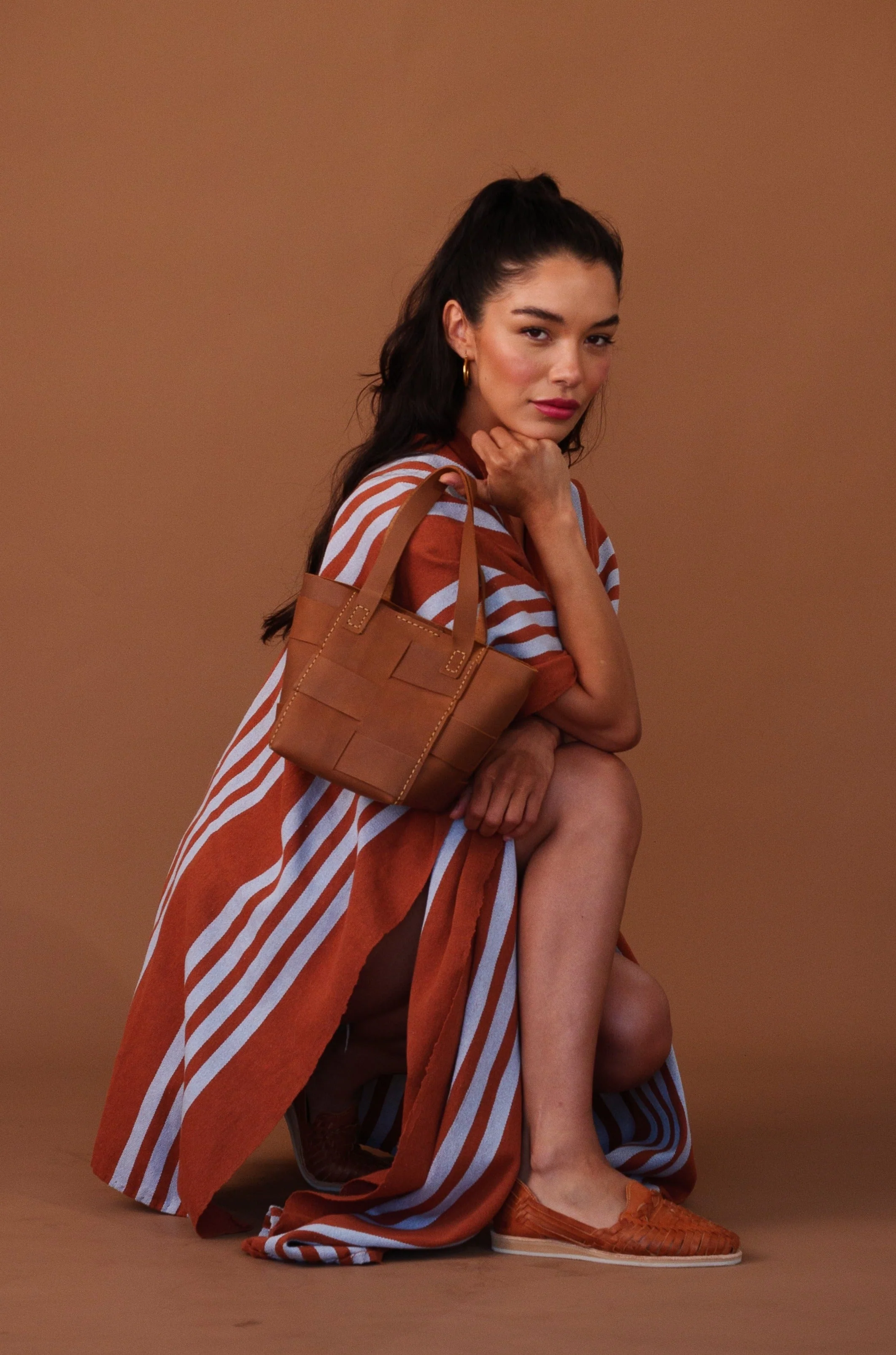 Mexican Leather Bag Basket Bag - Image 3
