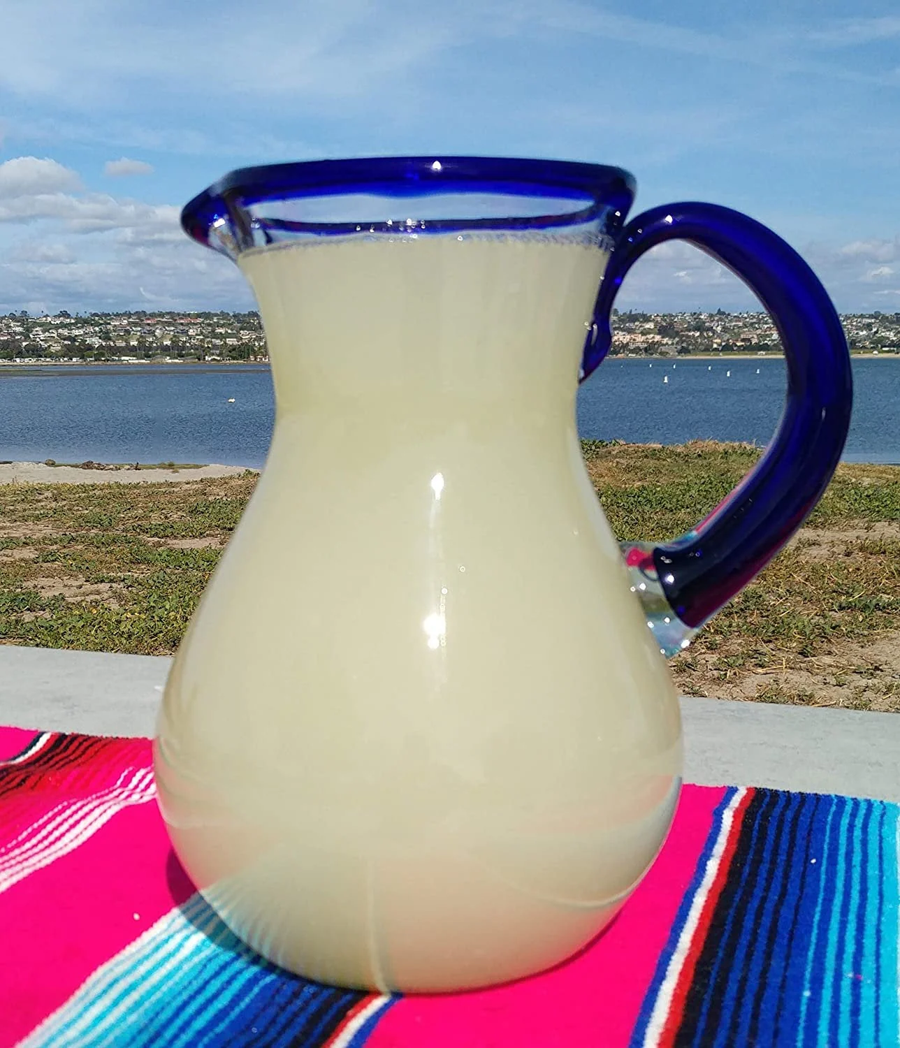 Cobalt Blue Rim & Handle Glass Pitcher – Juice, Margaritas, Water, Lemonade (84 oz) - Image 2