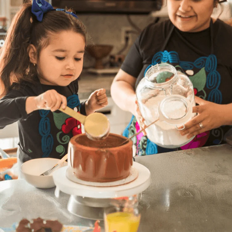 Embroidered Floral Apron 2 Pc Set - Juego Mandil Mama Hija - Image 3