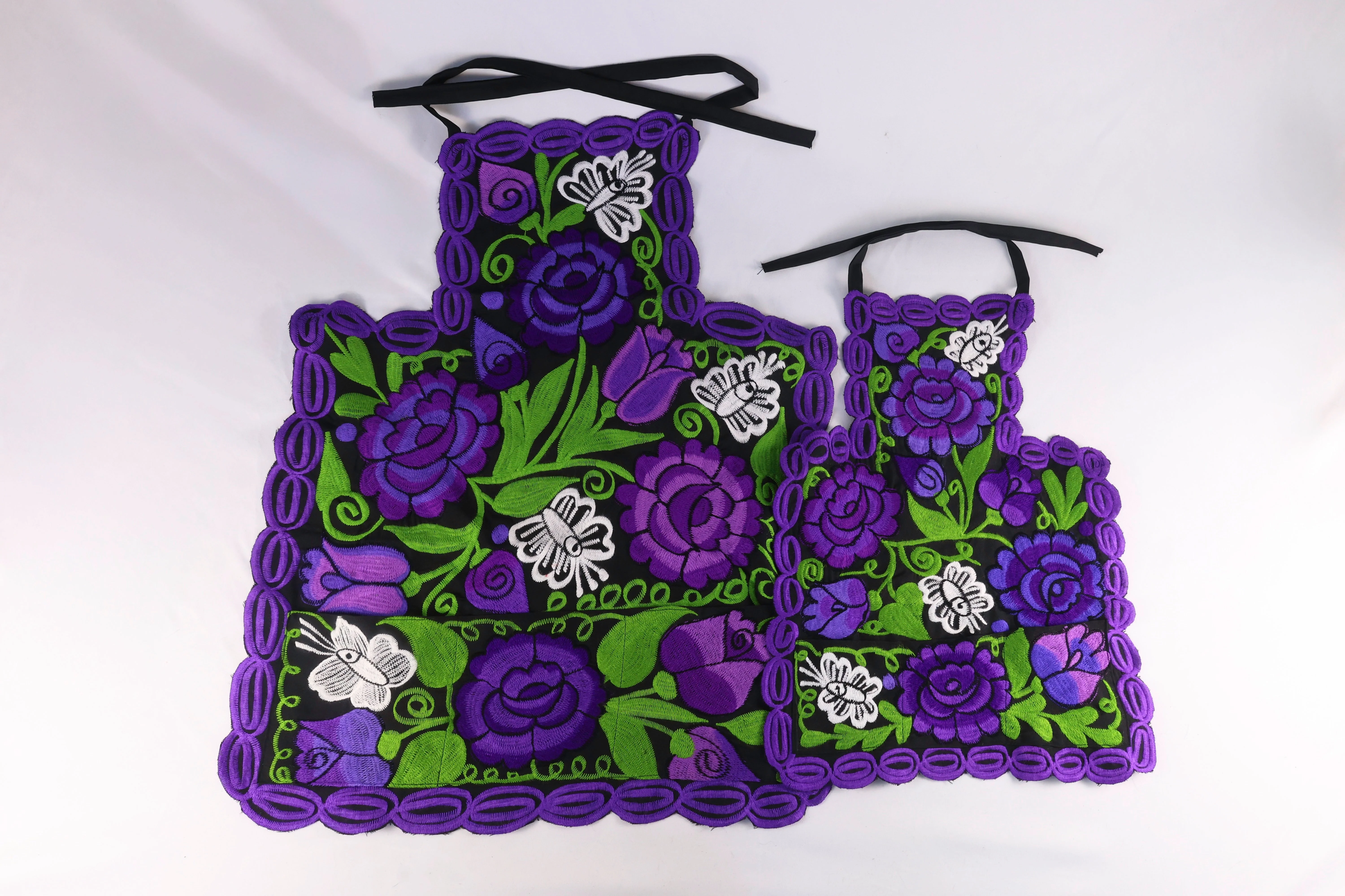 Embroidered Floral Apron 2 Pc Set - Juego Mandil Mama Hija - Image 4