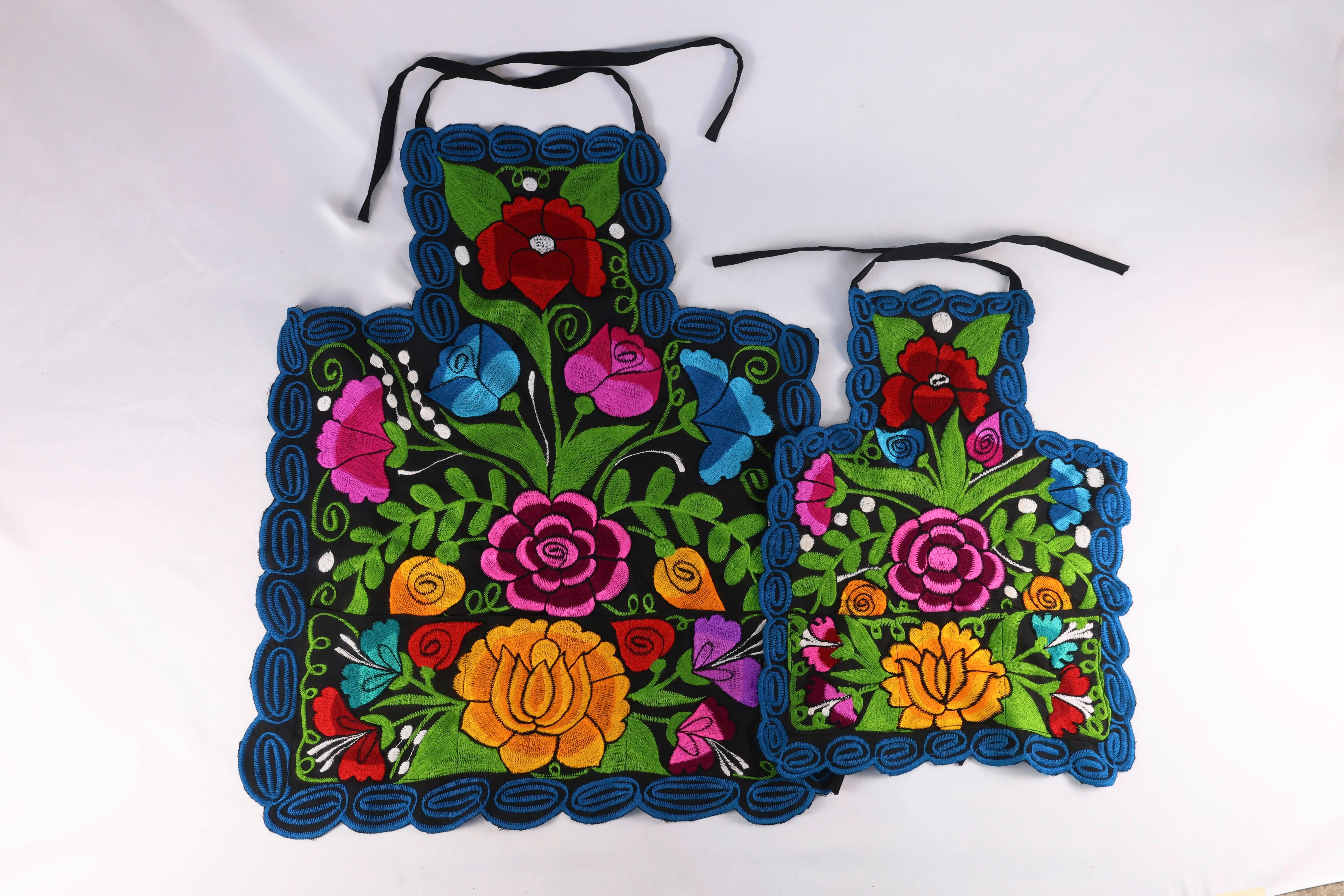 Embroidered Floral Apron 2 Pc Set - Juego Mandil Mama Hija - Image 7