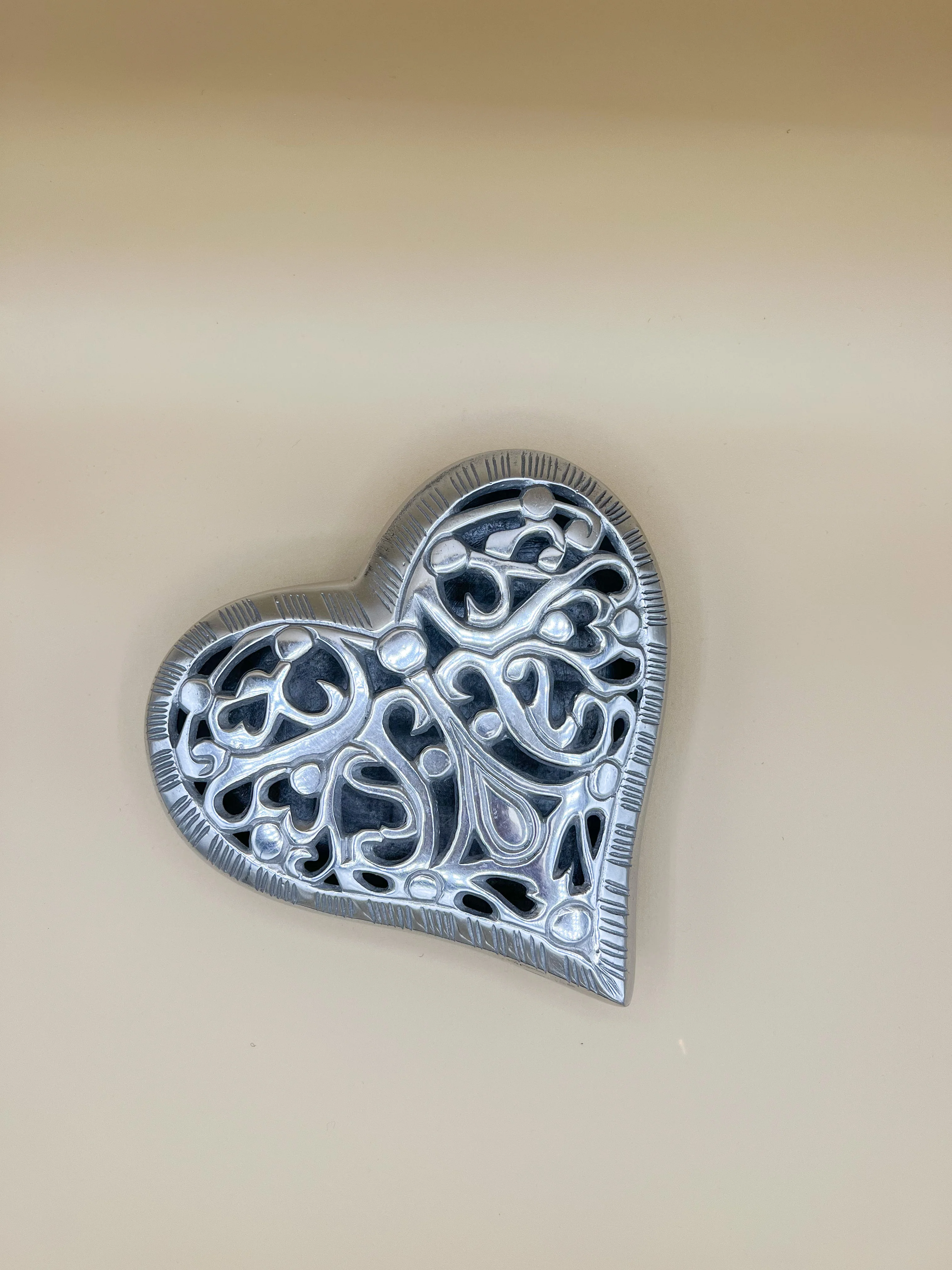 Pewter Heart Shaped Jewelry Box - Alhajero Corazon - Image 6