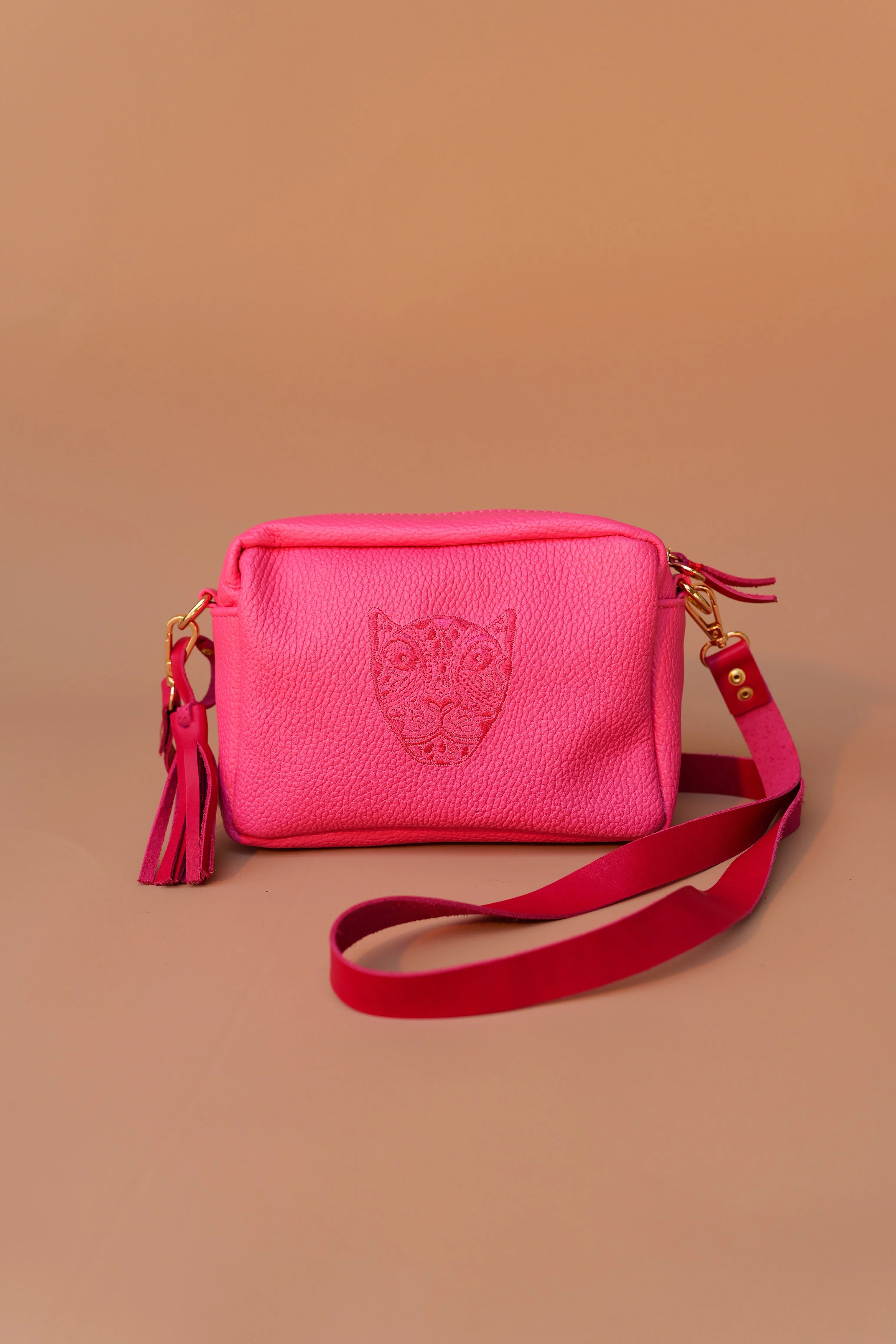JAGUAR LUCIA CROSSBODY// HOT PINK - Image 3