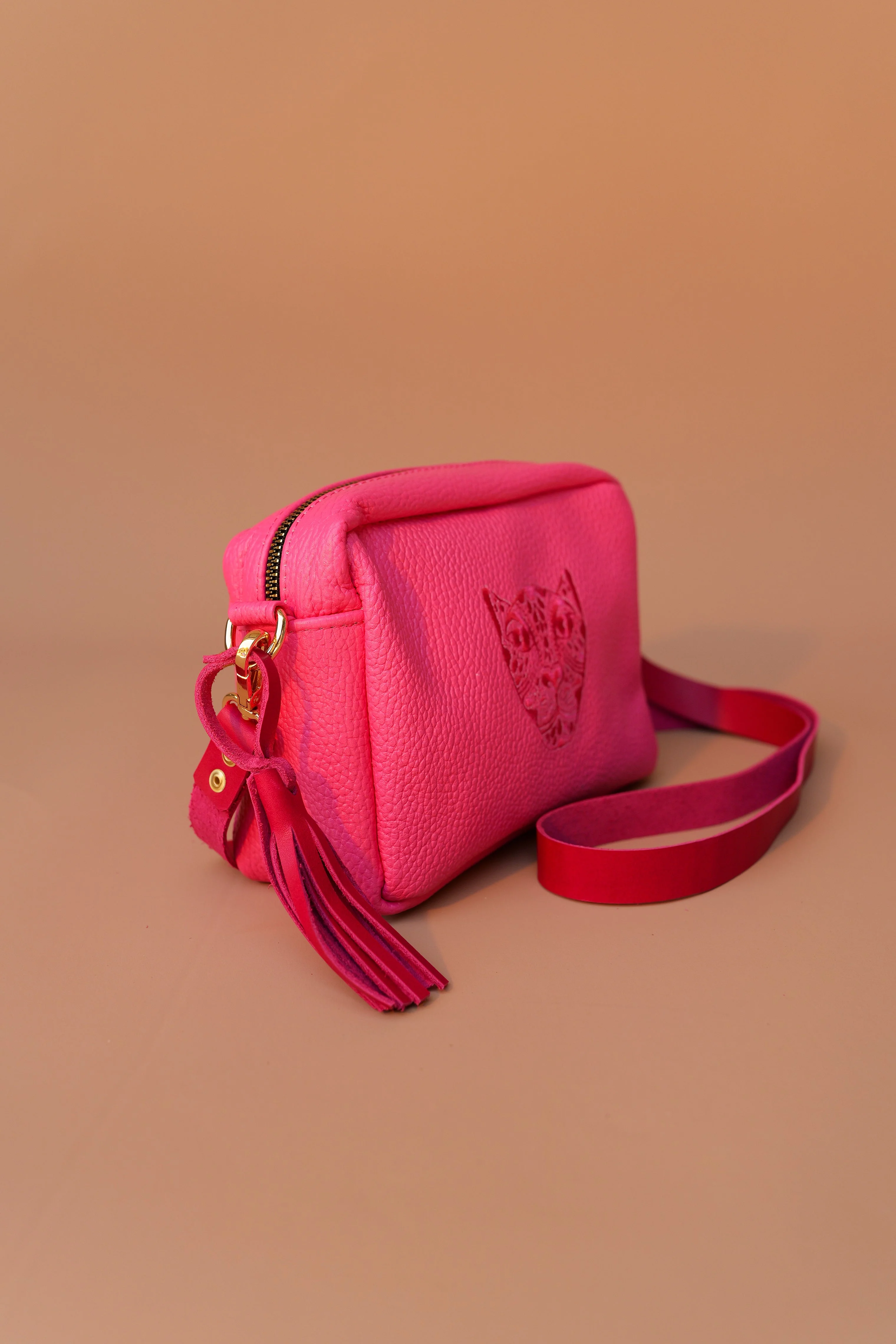 JAGUAR LUCIA CROSSBODY// HOT PINK - Image 4