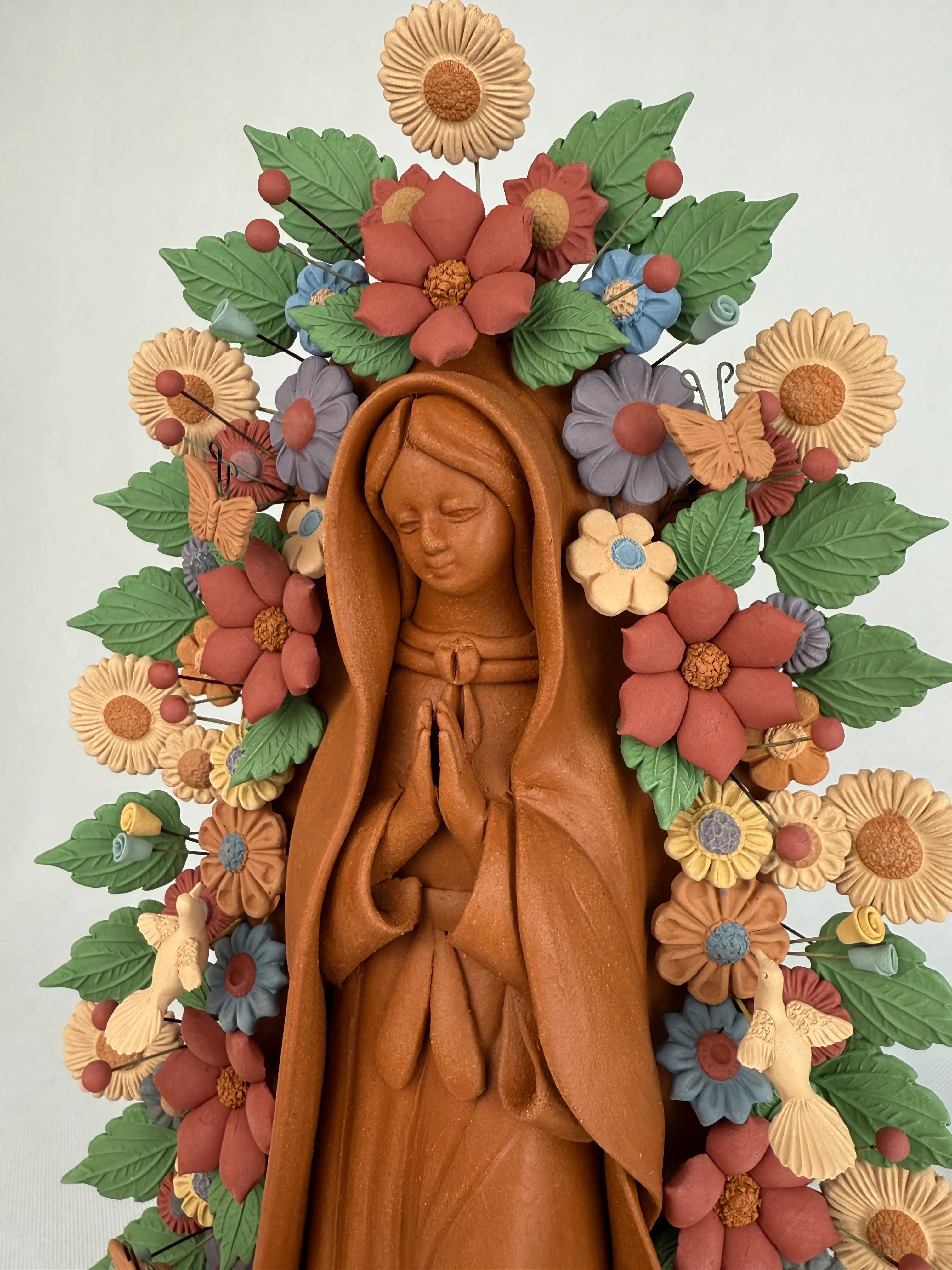 Virgen Guadalupe de Barro Pastillaje Metepec Clay Virgin - Image 3