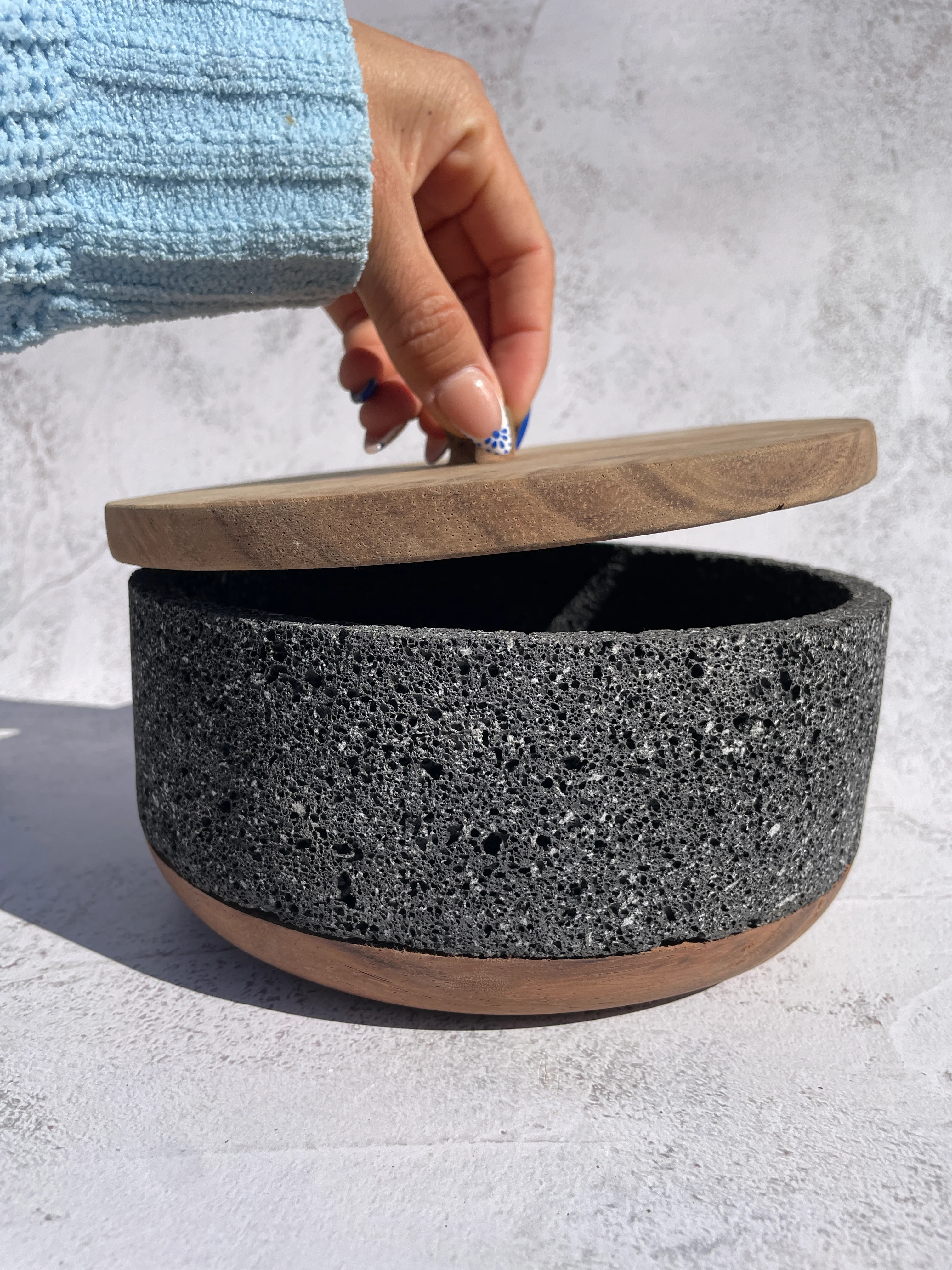 Volcanic Stone Tortillero With Wood Lid Tortillero Piedra Volcanica Tortillero Mexicano Tortillero de Madera - Image 2
